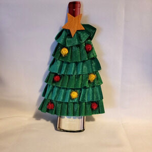St. Nicholas Square Holiday Christmas Tree Wine Bottle Cover NEW